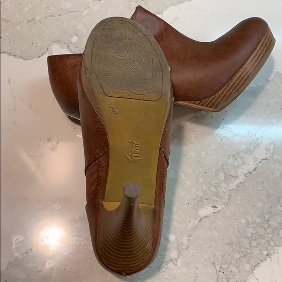 Ladies brown ankle boots - Picture 6 of 9